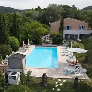 D'hèlène Hotel